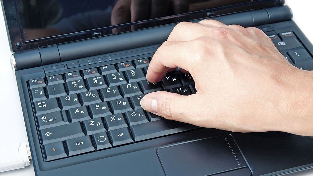 Unlocking-Keyboard-Dell-Laptop